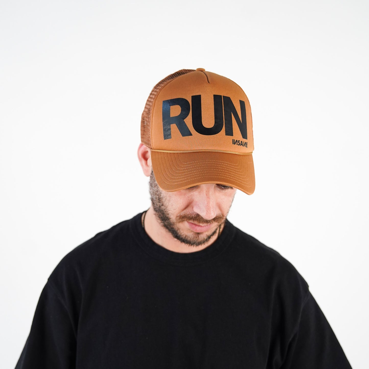 RUN TRUCKER CAMEL & BLACK CAP