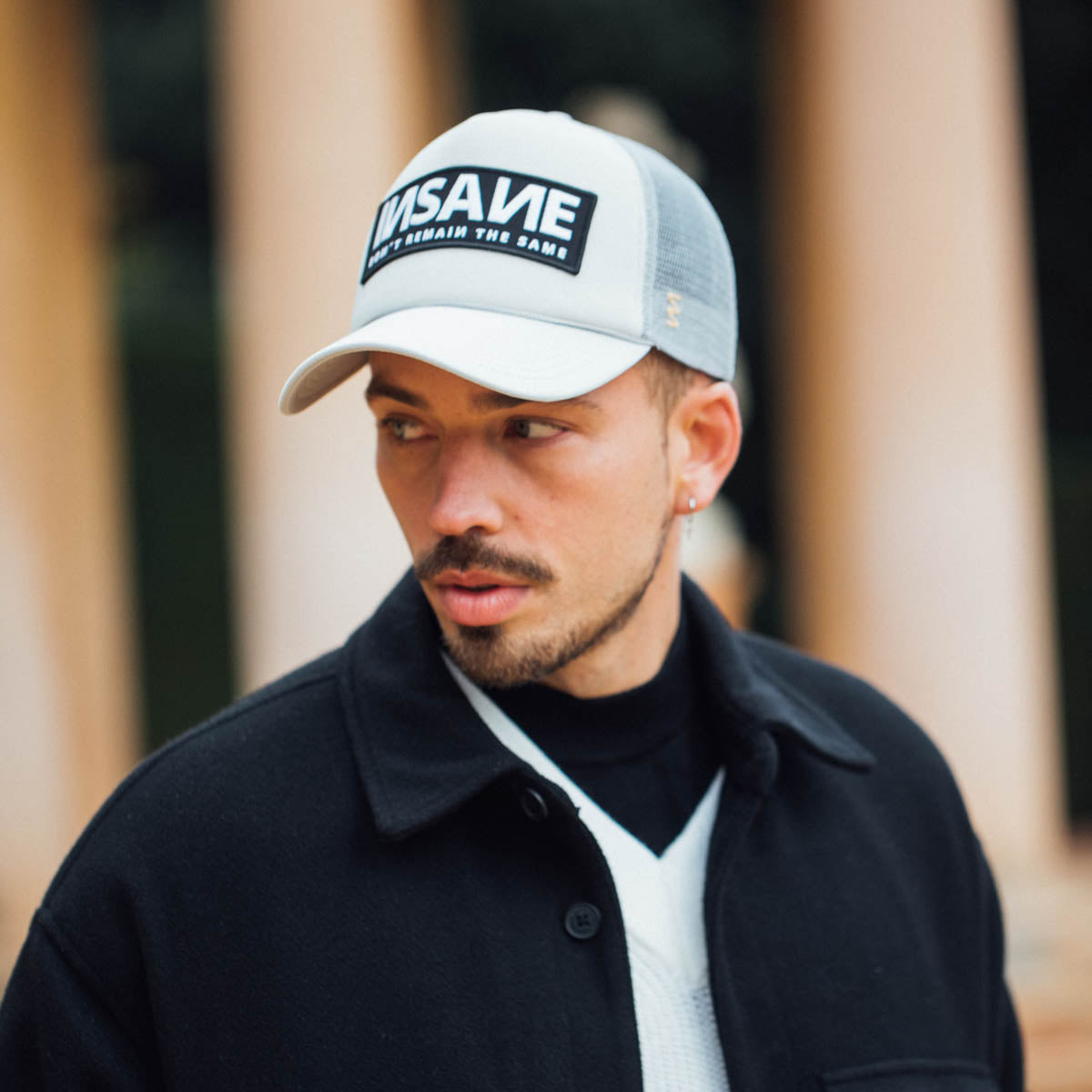 INSANE TRUCKER CAP LIGHT GREY WITH PATCH