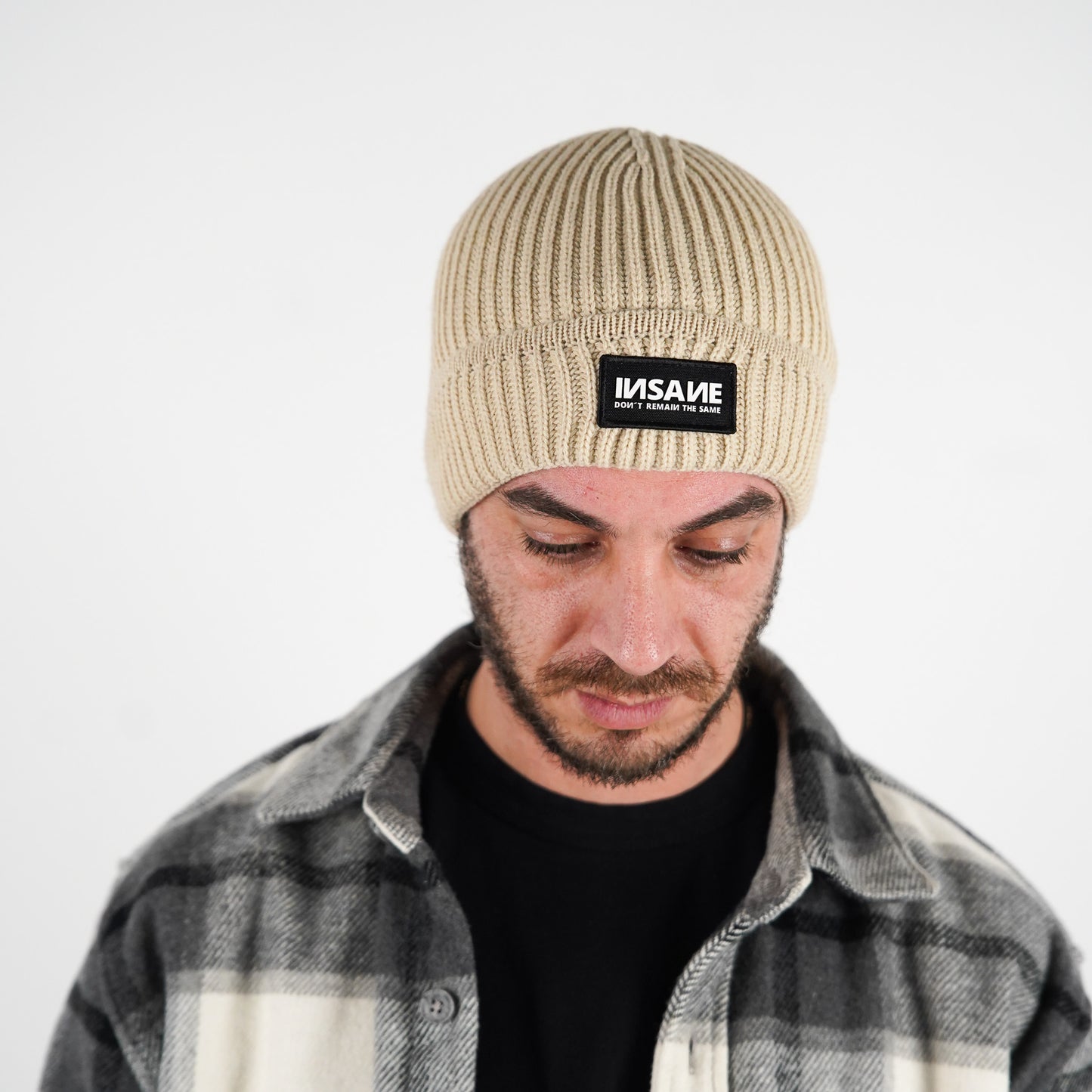 BEANIE BEIGE LABEL PATCH INSANE