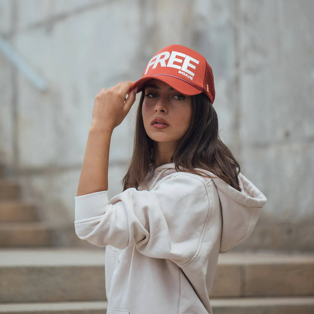 GORRA FREE TRUCKER BRICK & WHITE